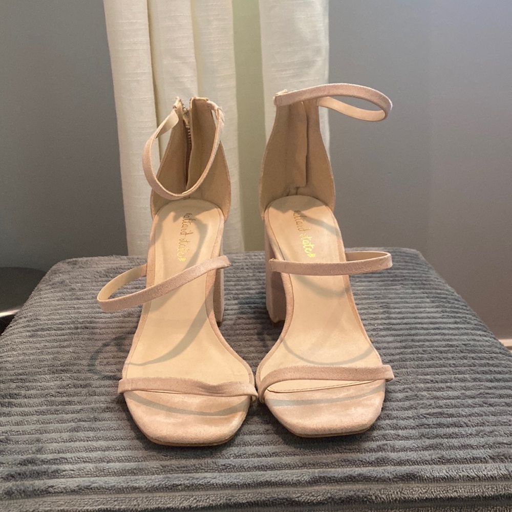 Cross heels. Women’s size 7. Fits like an 7.5-8